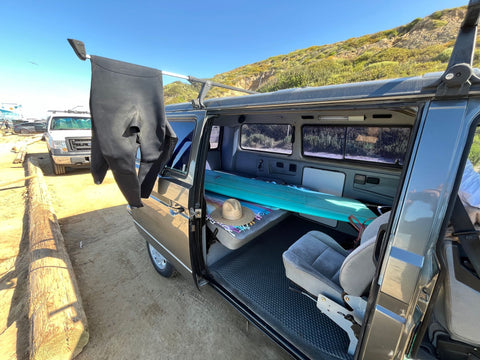 "Lowers" 1987 Volkswagen Vanagon Weekender - Manual overland rental
