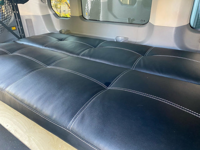 "Very versatile van" -  Rv style rig high roof up to 11 passenger. — photo 2
