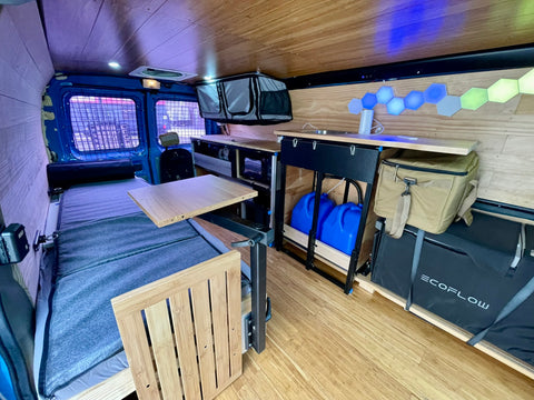Ford E350 Class B Camper 4kWh Power and 700W solar — photo 5