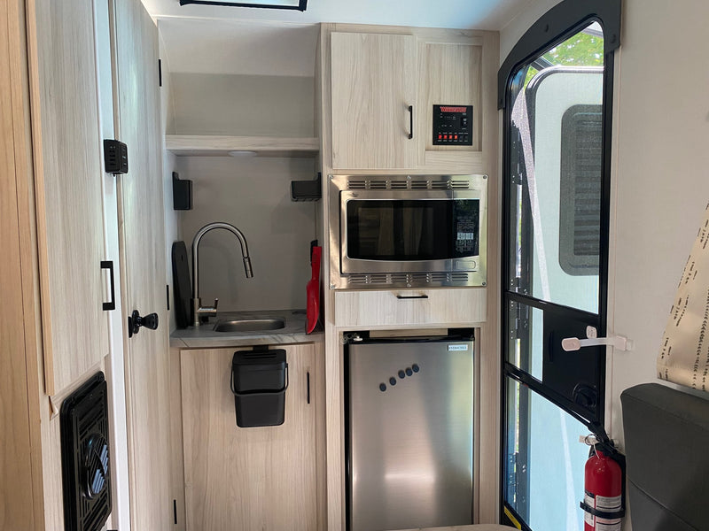  an off-road travel trailer — photo 7