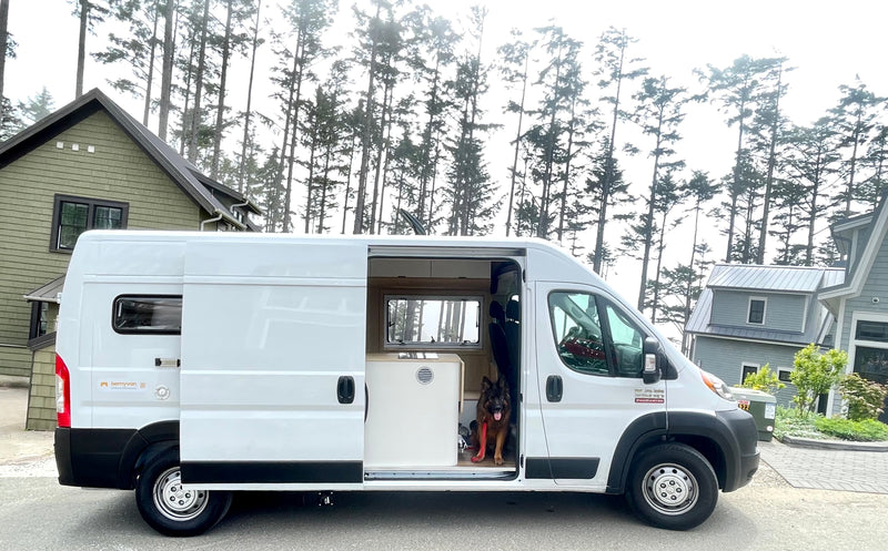 "Ramrod" 2022 Promaster, 3-4 days off grid! Hot shower! Luxury Amenities — photo 11