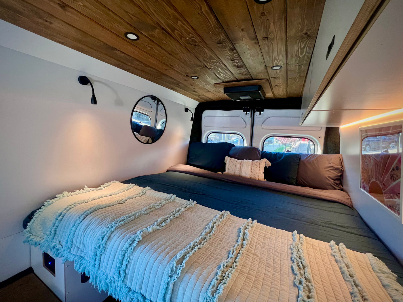 Chappie – GeoTrek Off-Grid Campervan | AC | Outdoor Shower | Toilet — photo 7