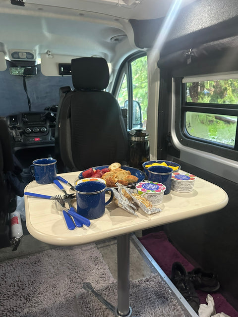Pleasure-Way Tofino 2022 with pop-up bed - 17', perfect for dry camping! — photo 4
