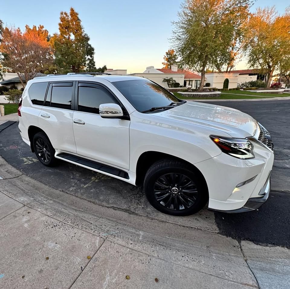2022 Lexus gx460 — photo 1