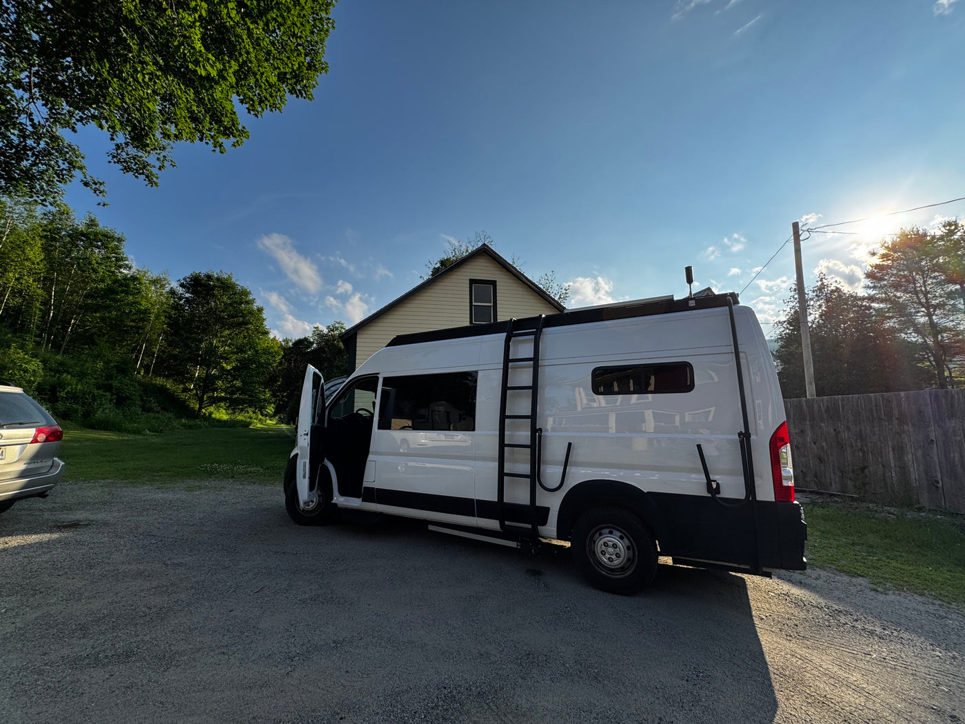 WanderNest — Seats 3, Luxury, Fully loaded. Ready for adventure — photo 8