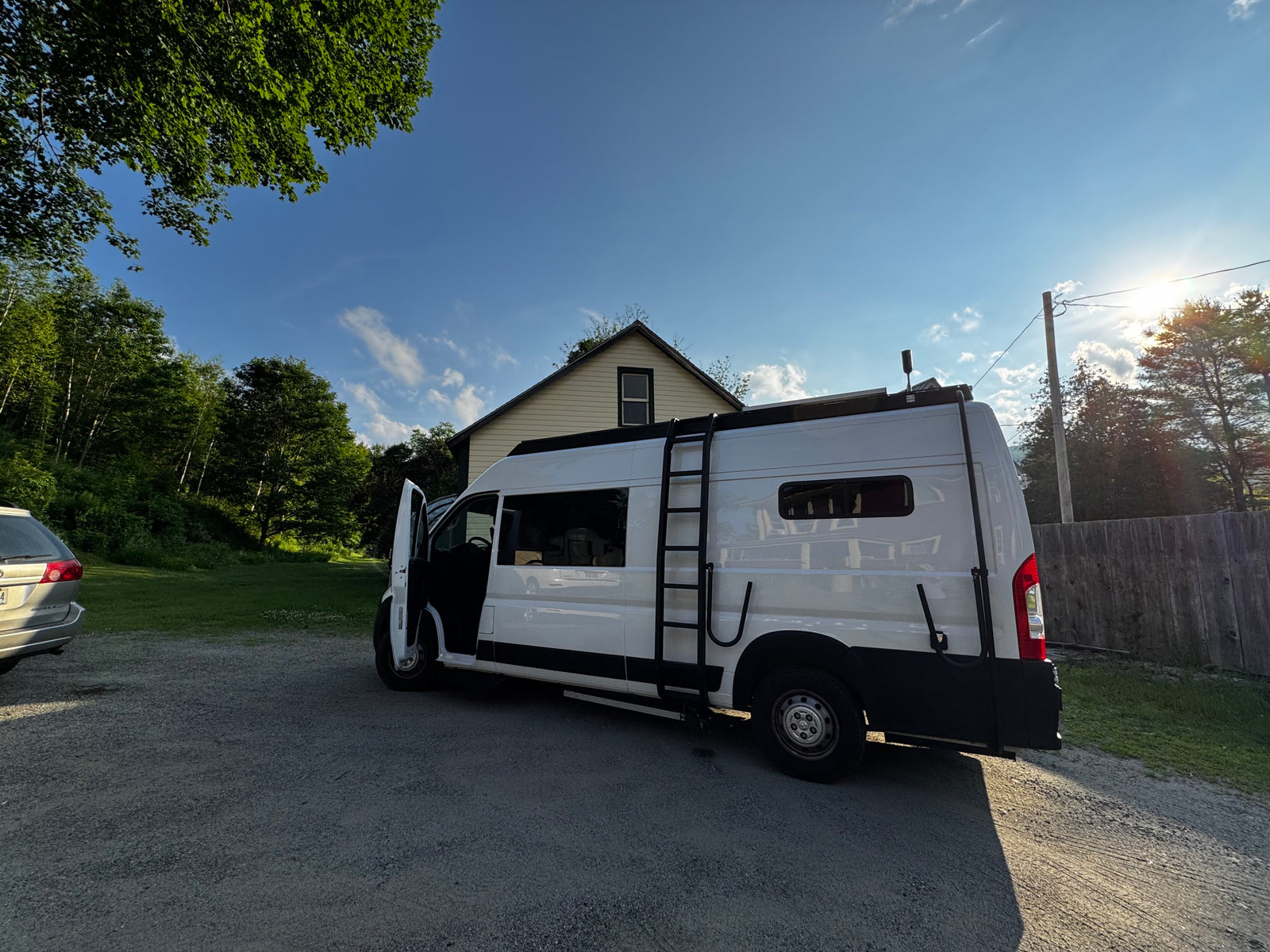 WanderNest — Seats 3, Luxury, Fully loaded. Ready for adventure