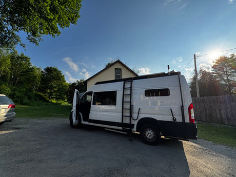 WanderNest — Seats 3, Luxury, Fully loaded. Ready for adventure