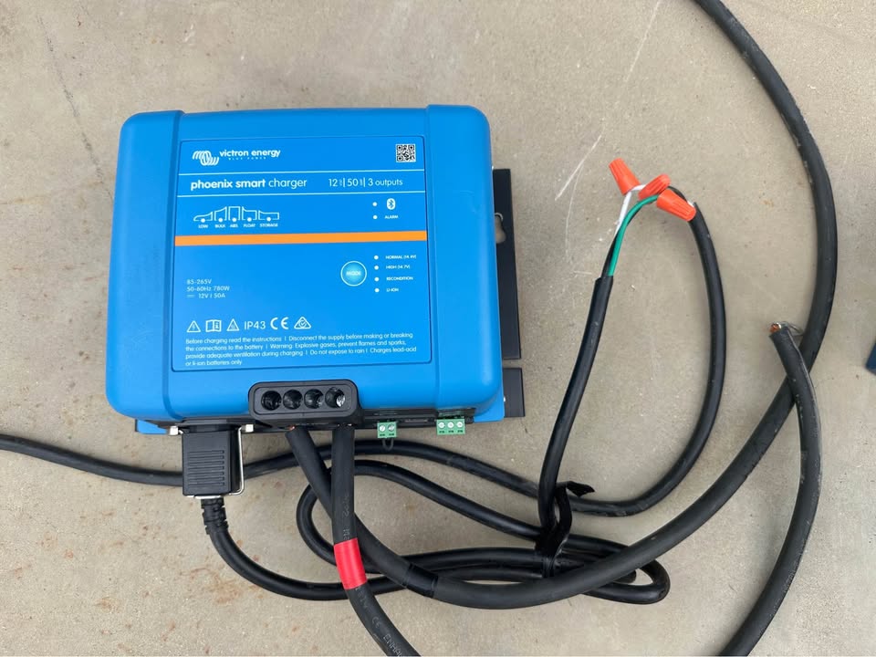 Victron 12V Battery & Smart Charger in Tucson, AZ (photo 2)