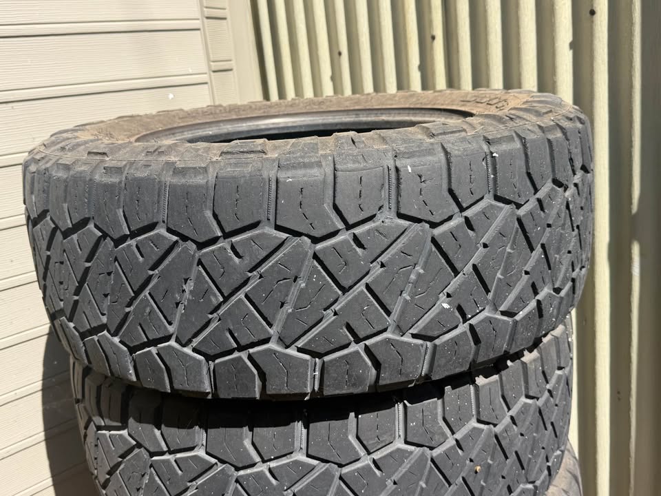 LT285/65/R18 Nitto ridge grappler M/T in Fresno, CA (photo 2) — photo 2