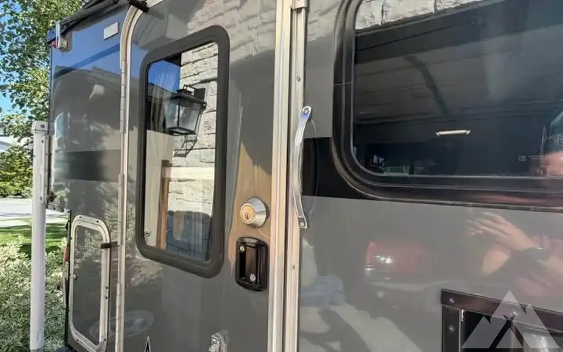 Four Wheel Camper HAWK — used for sale in Eagle, ID (photo 6) — photo 6