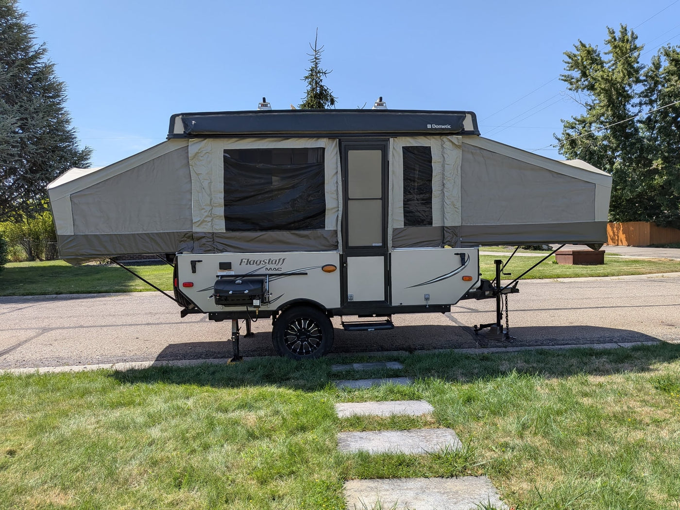This Flagstaff pop-up camper — photo 1