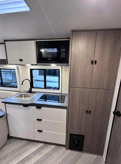 "The Unicorn," 2024 AWD Coachmen cross trail, Bunkhouse, sleeps 4, Class B overland rental