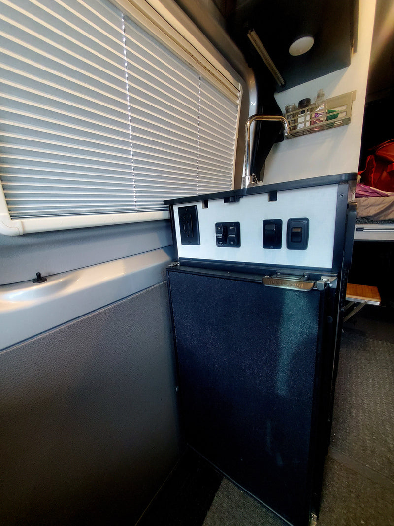2020 Winnebago Revel on Mercedes-benz Sprinter chassis 4X4. — photo 7