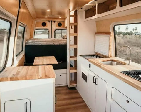 2022 Mercedes-Benz Sprinter — photo 4