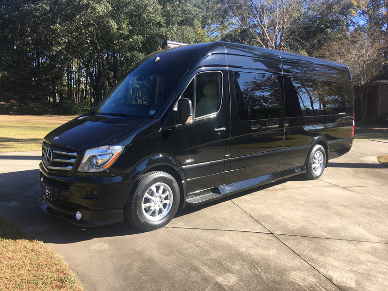 Serviced Regularly | Rare 9 Front-Facing Adult Seats | Privately Owned — photo 1