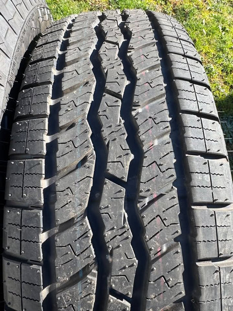 Falken WildPeak A/T3W A Tires 265/70r18 265/70/18 or 265-70-18 takeoffs in Portland, OR (photo 5)