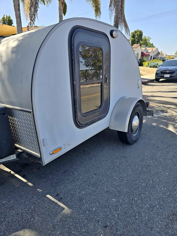 2014 Little Guy Silver Shadow teardrop trailer — photo 1