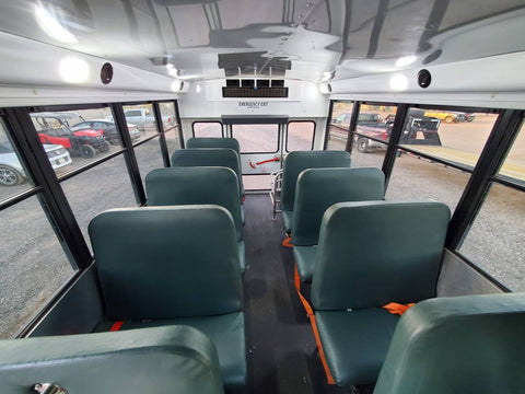 2017 Chevrolet Express 3500 Van Shuttle Bus — photo 4
