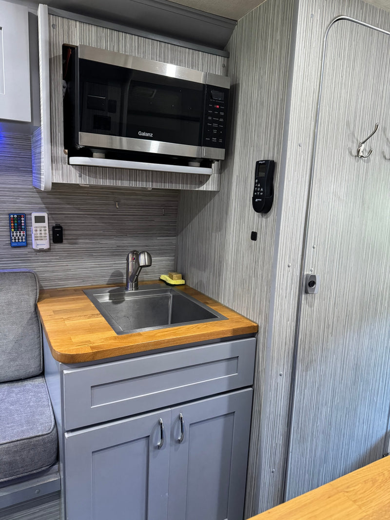  overhead cabinets — photo 9