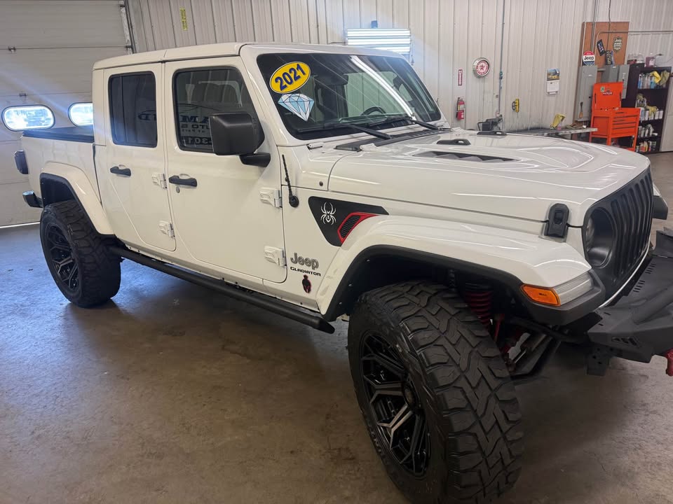 2021 Jeep Gladiator · Overland Pickup 4D 5 ft — photo 9