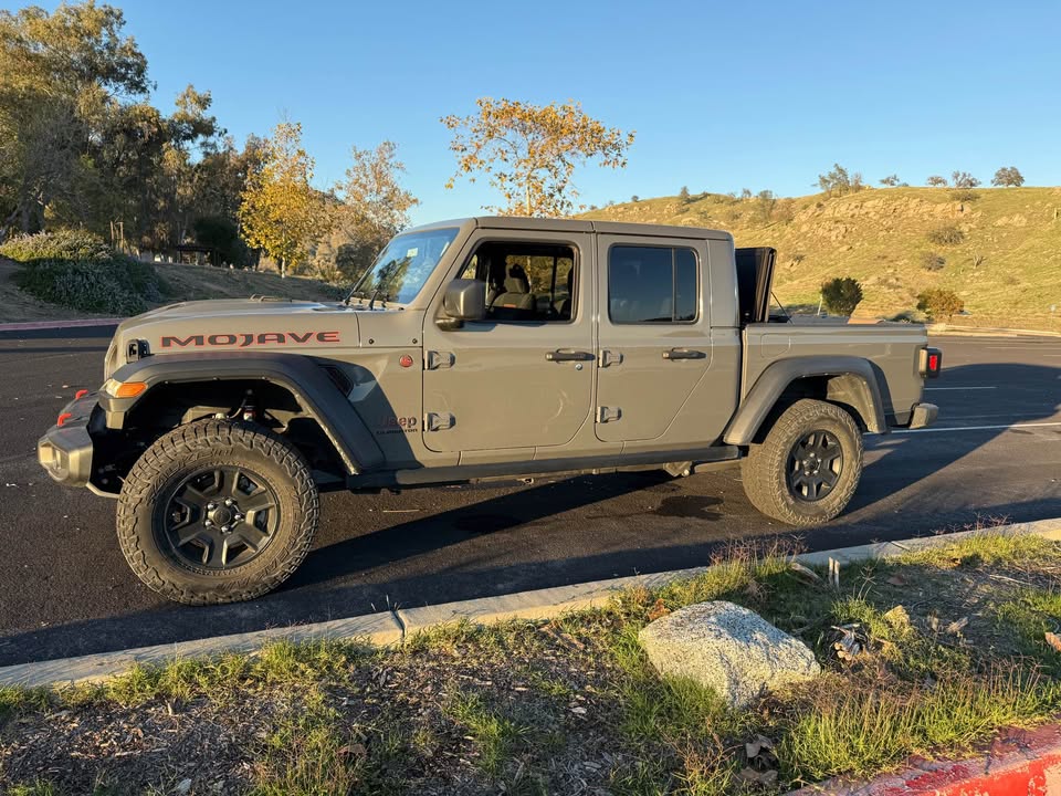 2022 Jeep Gladiator · Mojave Pickup 4D 5 ft in Fresno, CA (photo 2) — photo 2