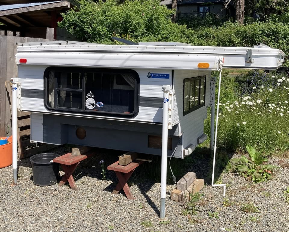 Four Wheel Pop Up Truck Camper (FWC)- Eagle in Port Townsend, WA (photo 4) — photo 4