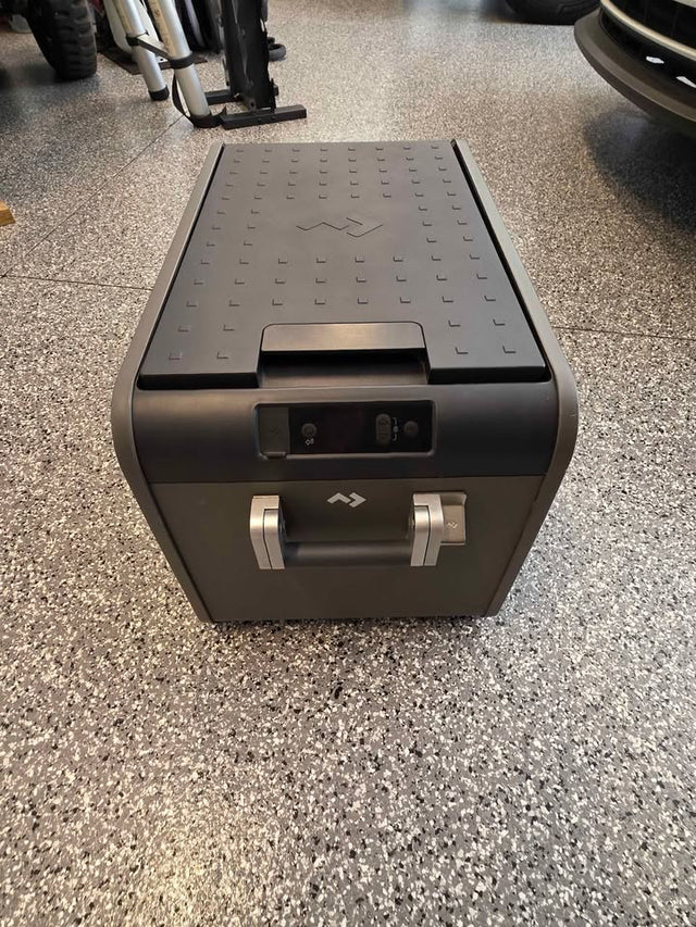 Dometic FX5 35 portable fridge/freezer outdoor use / RV/ Motorhome — photo 2