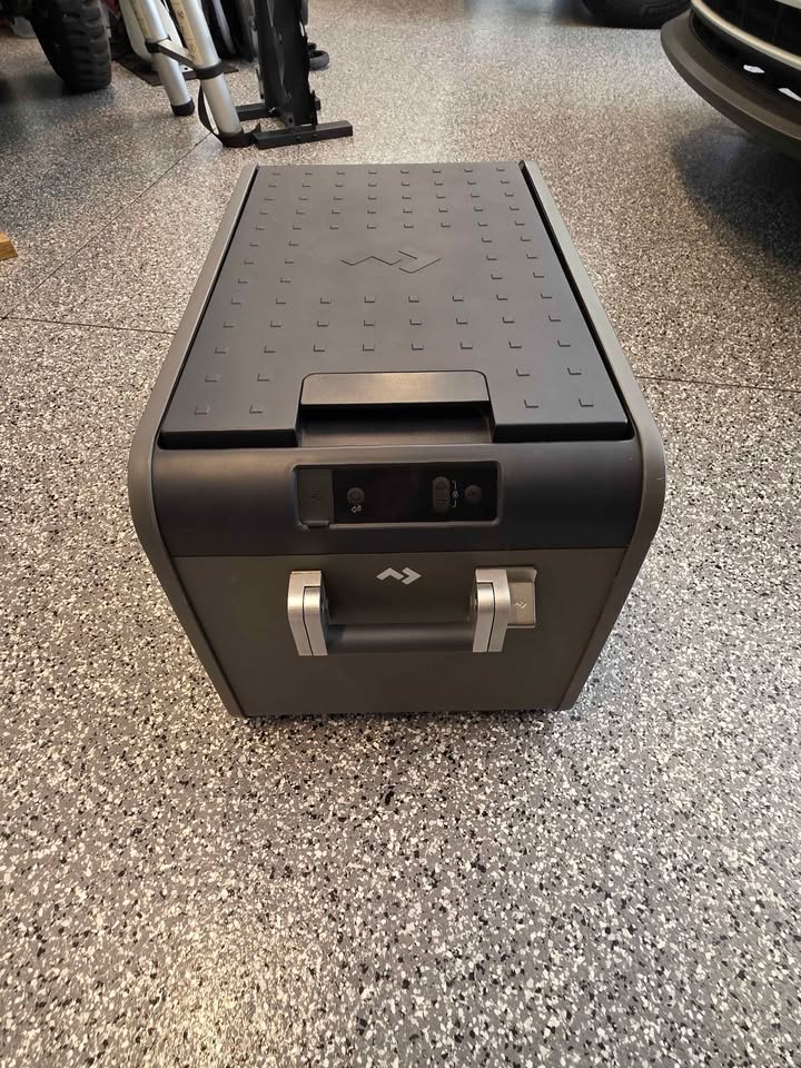 Dometic FX5 35 portable fridge/freezer outdoor use / RV/ Motorhome in Brush Prairie, WA (photo 2) — photo 2