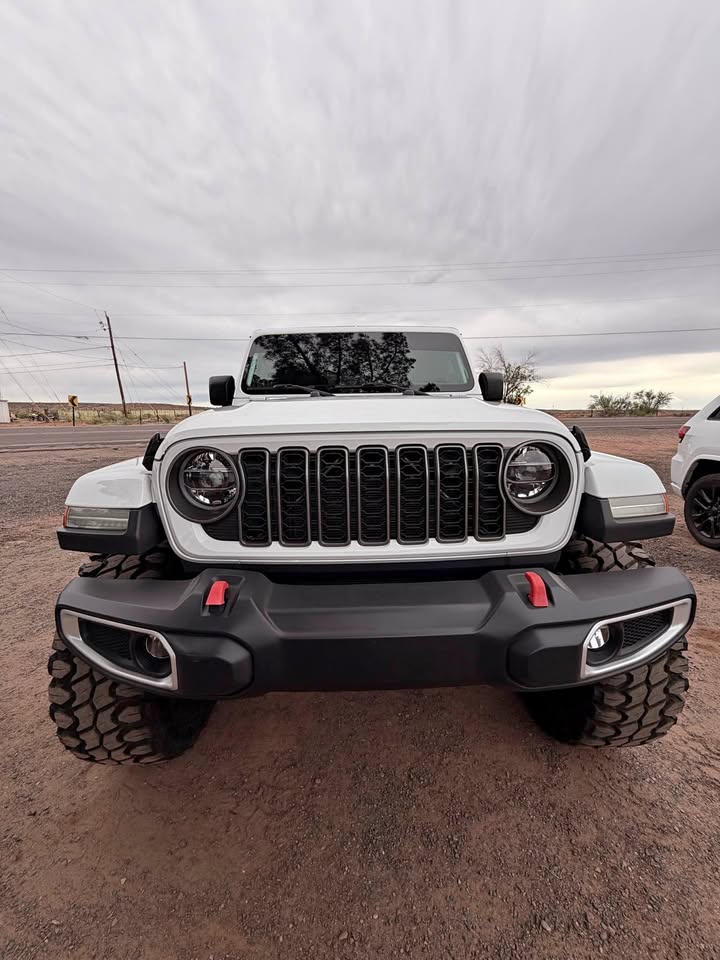 2020 Jeep Gladiator · Overland Pickup 4D 5 ft in Phoenix, AZ (photo 1)