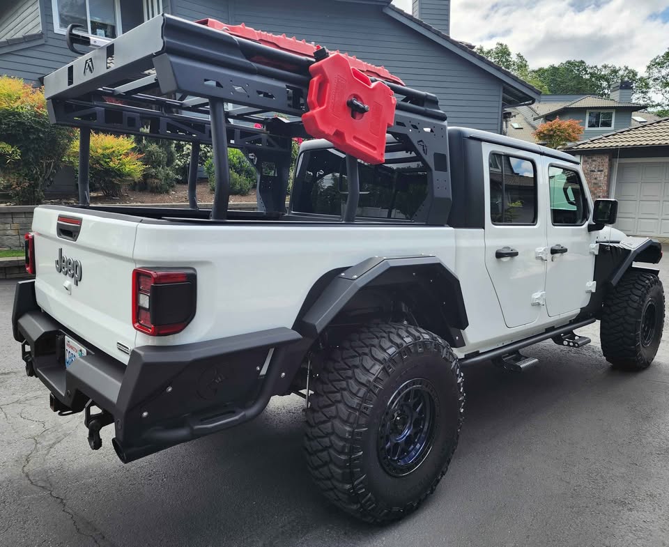 2020 Jeep Gladiator · Overland Pickup 4D 5 ft in Lakewood, WA (photo 8) — photo 8