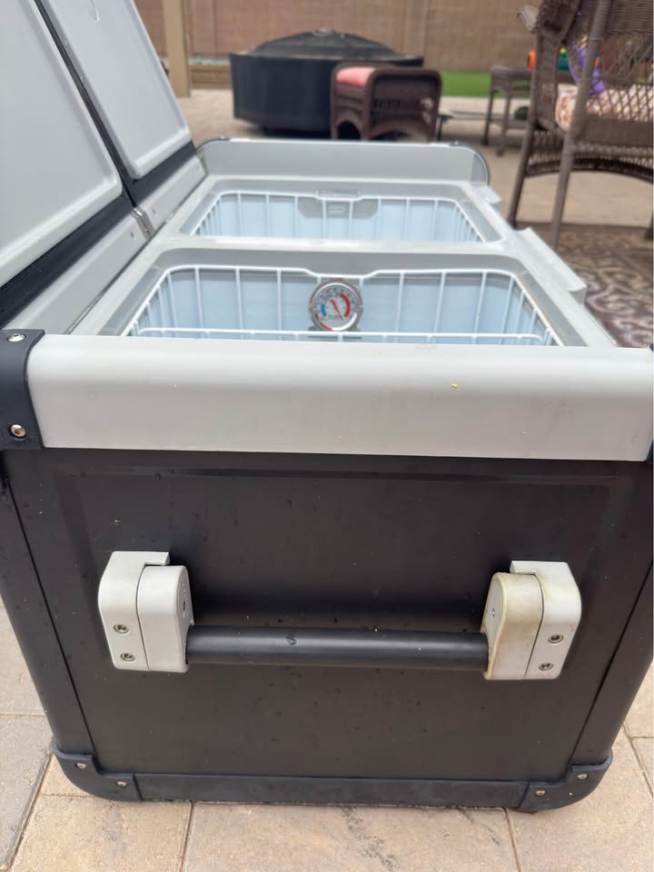 Dometic 2 zone 75qt fridge chest cooler in Maricopa, AZ (photo 6)