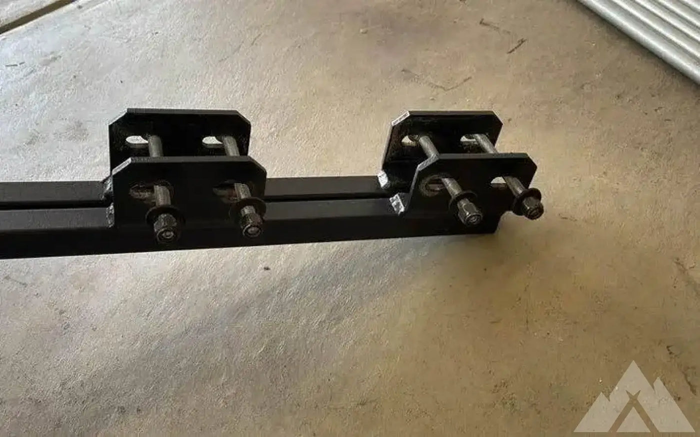Garvin swing away tire carrier rack — used tire carriers & swing outs for sale (photo 4) — photo 4