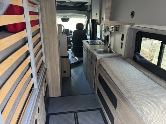  showcasing the driver's cockpit — photo 6