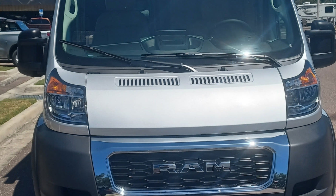  large touchscreen infotainment — photo 13