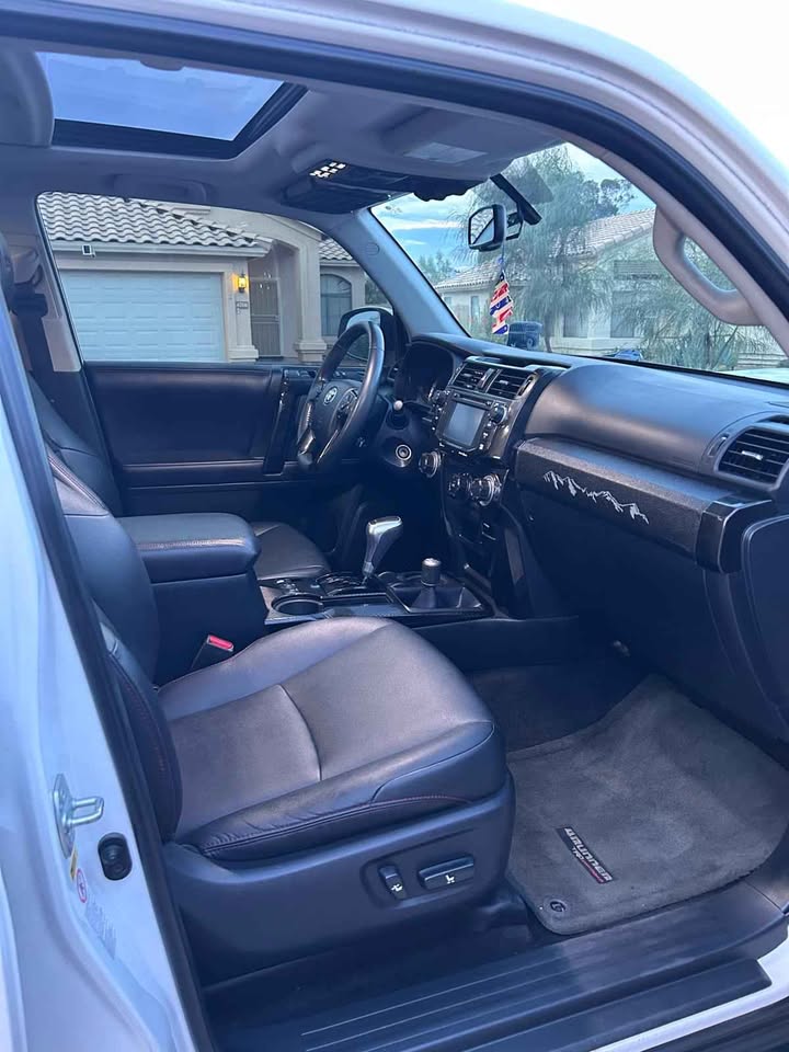 2017 Toyota 4Runner · TRD Off-Road Premium Sport Utility 4D in Phoenix, AZ (photo 12) — photo 12