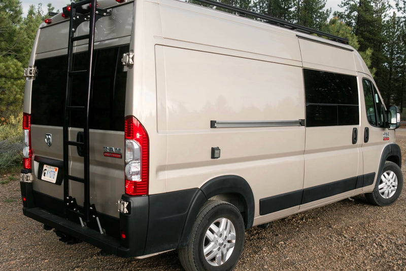 Free WiFi, Unlimited Miles, AC, Indoor HOT Shower, Projector & more! — photo 11