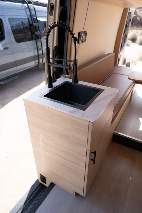 Van Solo | Sandy Vans Social | 2025 MB Sprinter 144 AWD — photo 4