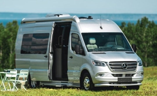 Airstream Interstate 24gl Mercedes Luxury-Seats 9-kitchen-bath