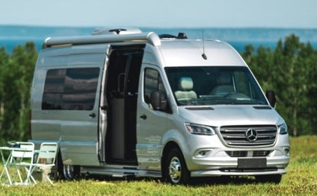 Airstream Interstate 24gl Mercedes Luxury-Seats 9-kitchen-bath