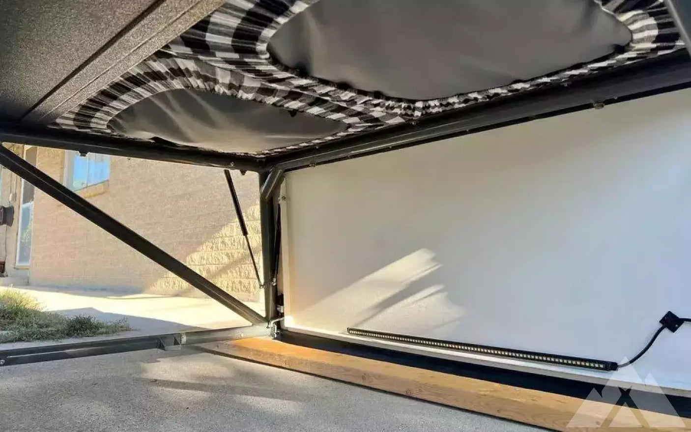 Go Fast Camper — used rooftop tents for sale (photo 4)