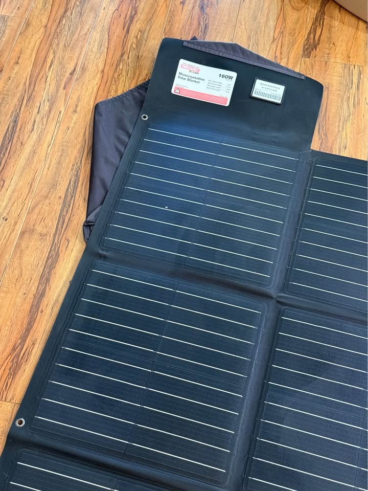 Redarc 160W MONOCRYSTALLINE FOLDING SOLAR BLANKET ANDERSON PLUG SMFB1160 GREAT SHAPE in Long Beach, CA (photo 8) — photo 8