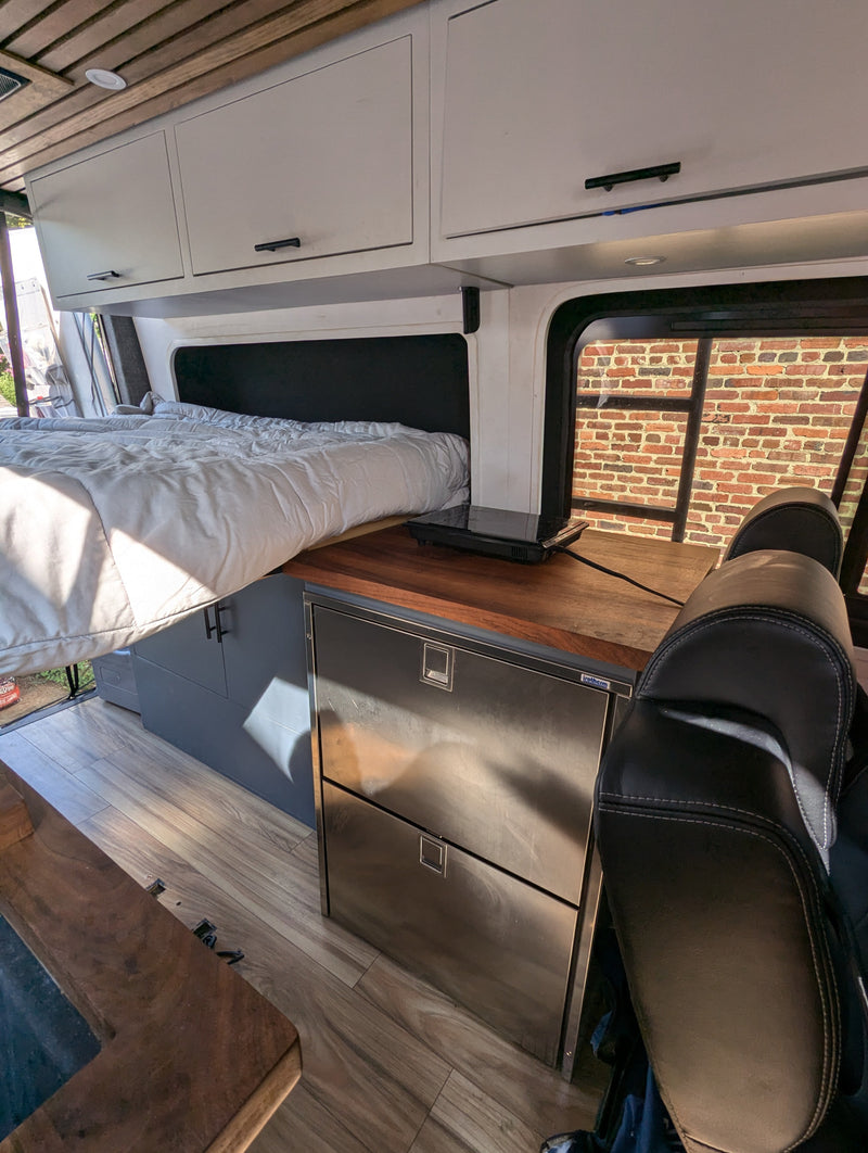4x4 Sprinter Ultimate Adventure Van! — photo 13