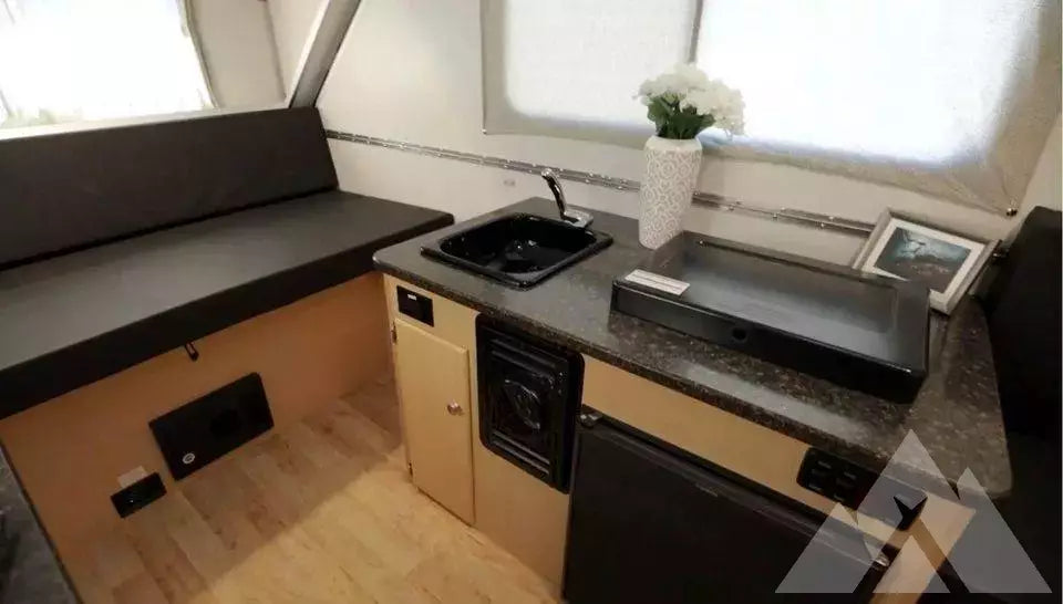 Great Hunting Off Road 2022 Aliner Camper — used overland trailer for sale in Montrose, CO (photo 5) — photo 5