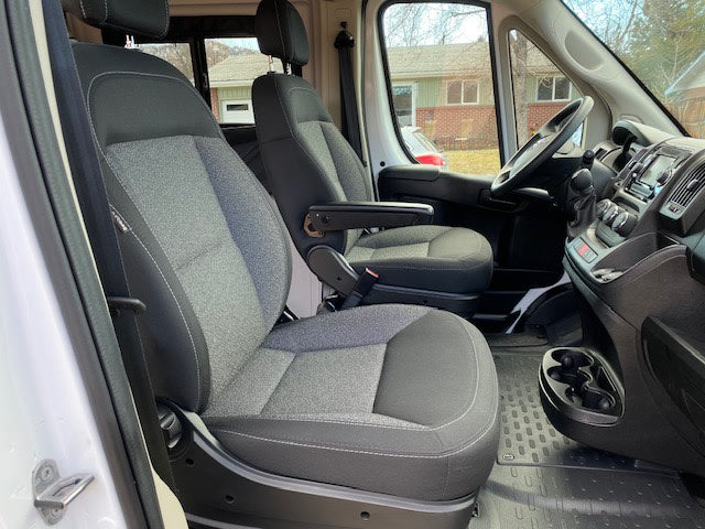 Family Adventure Van I Seats 4 I Sleeps 4 I Heated I 2021 Winnebago Solis — photo 2