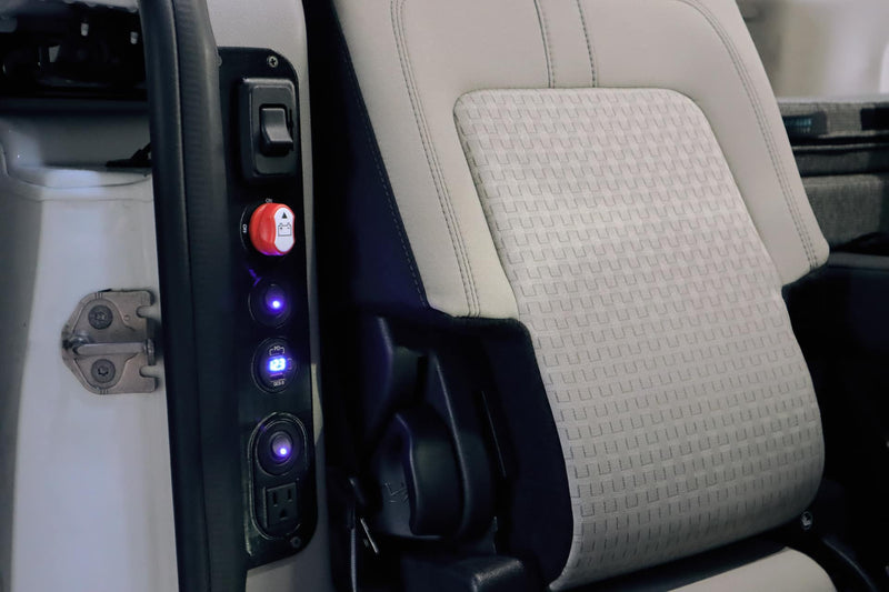  enhancing travel comfort.|Inside an RV rental: Ceiling with a circular pop-up vent — photo 9