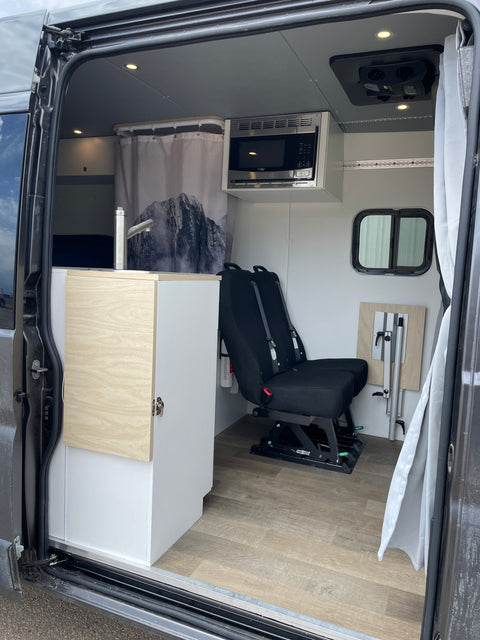 "Boulder" GoRoameo Travel Suite - Seats 4 Sleeps 2 adults and 2 kids (ages — photo 5
