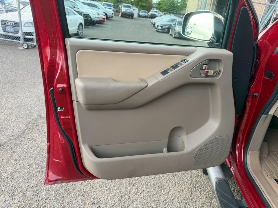 2011 Nissan Frontier in Portland, OR (photo 9) — photo 9