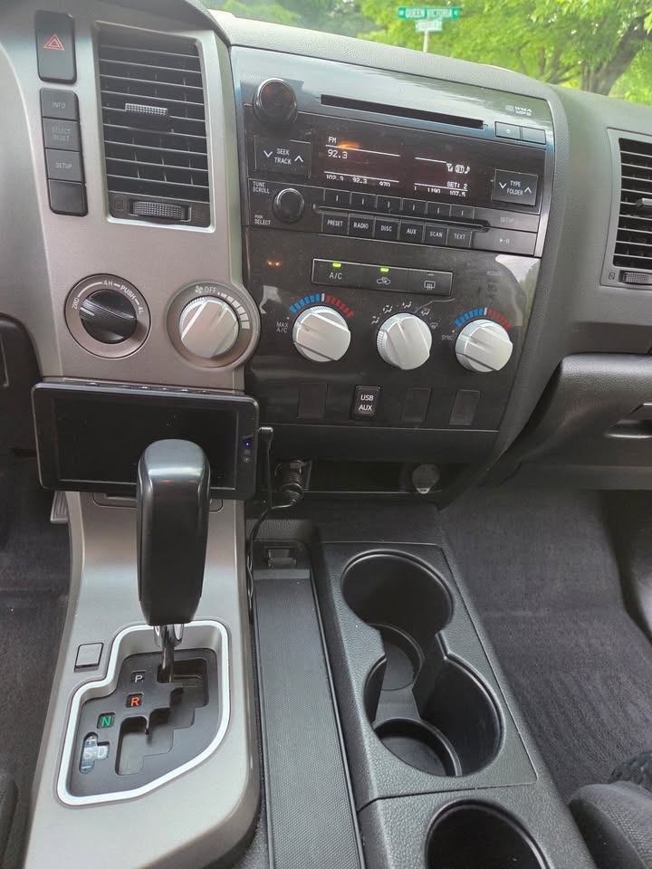 2011 Toyota tundra crewmax sr5 4x4 in Portland, OR (photo 12) — photo 12