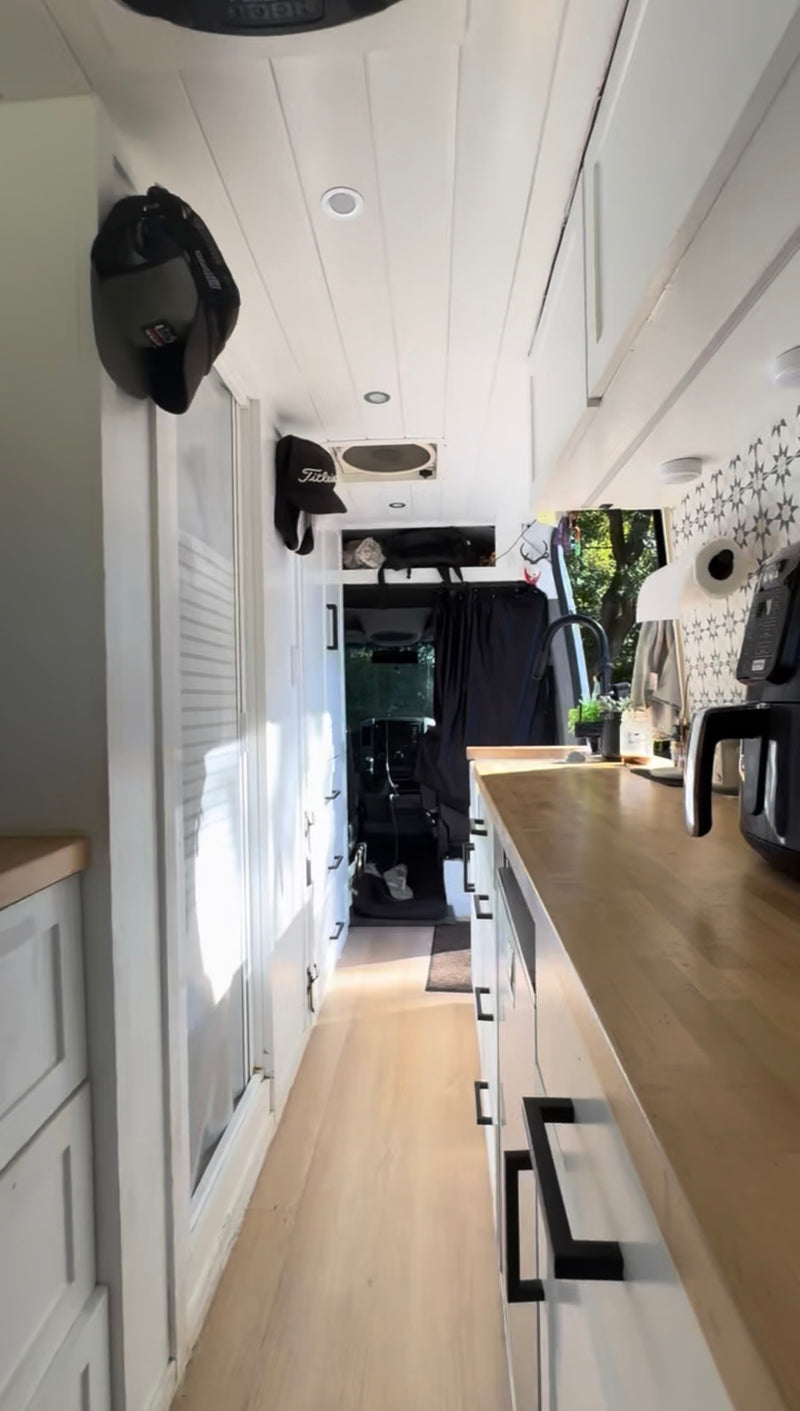 Custom Build Luxury Off-Grid Apartment on Wheels (Dog Friendly) — photo 4
