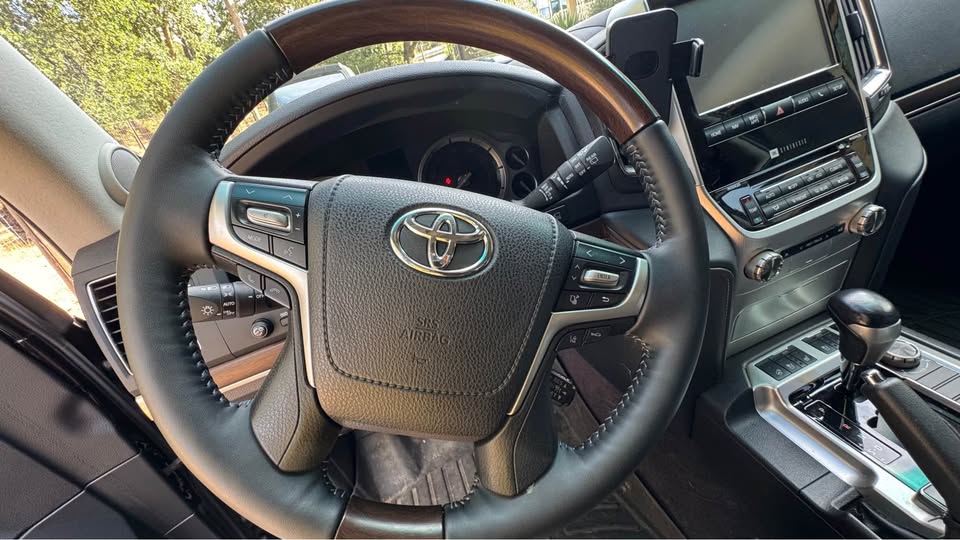 2016 Toyota Landcruiser · Sport Utility 4D in Santa Rosa, CA (photo 8) — photo 8